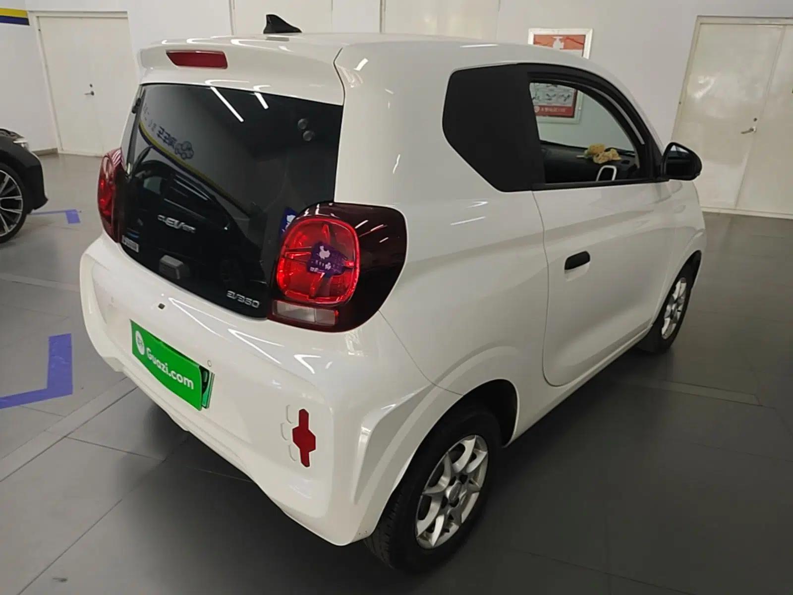 Roewe Clever 2022 311km QiQi BoBo Edition — миниатюра 6