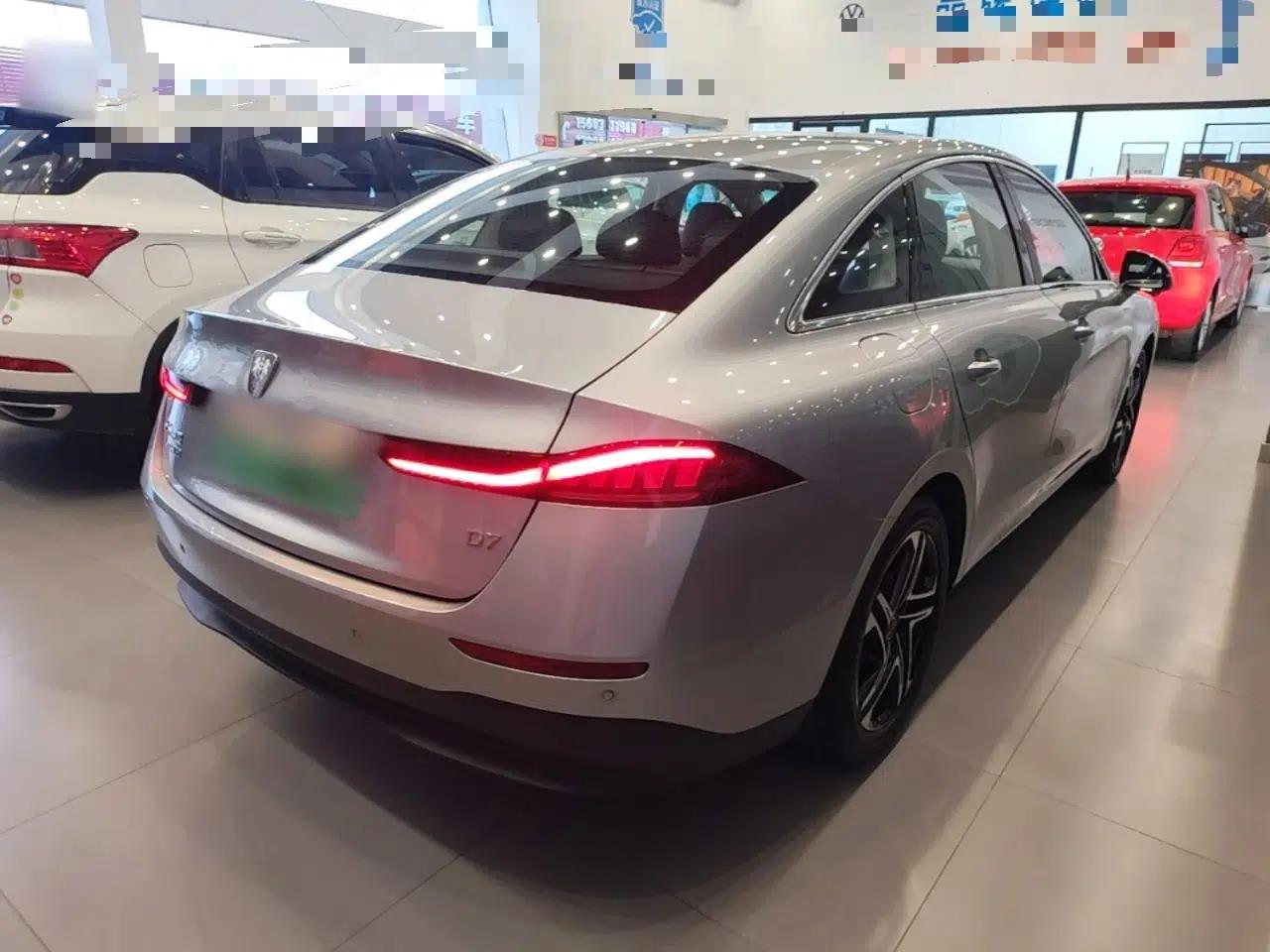 Roewe D7 2023 DMH 125km Flagship Edition — миниатюра 6