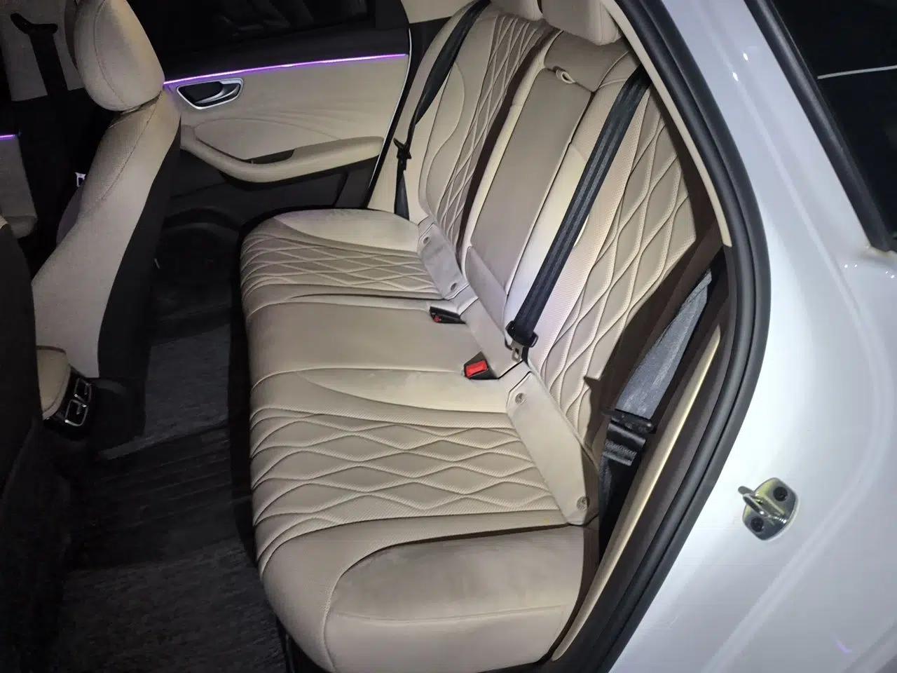 Roewe D7 2023 DMH 125km Excellence Edition — миниатюра 17