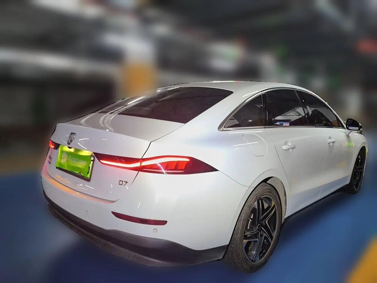 Roewe D7 2023 DMH 125km Excellence Edition — миниатюра 6