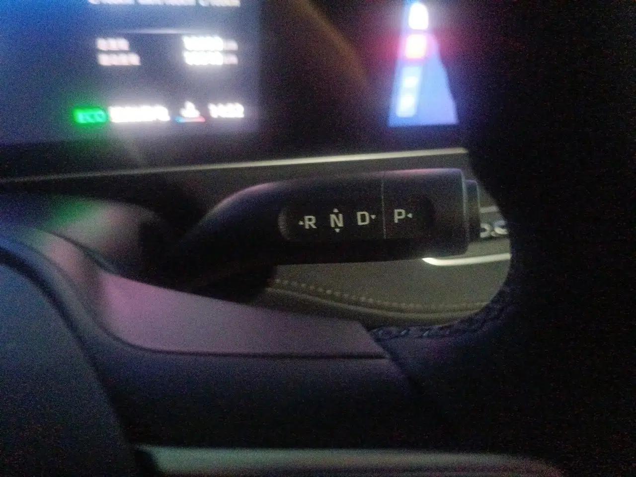 Roewe D7 2025 DMH 125km World Champion Excellence Edition — миниатюра 14