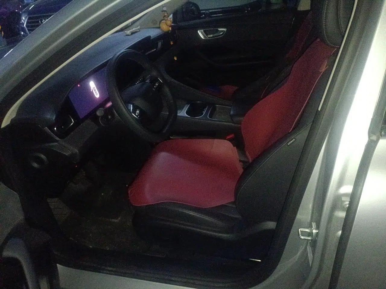 Roewe D7 2025 DMH 125km World Champion Excellence Edition — миниатюра 15