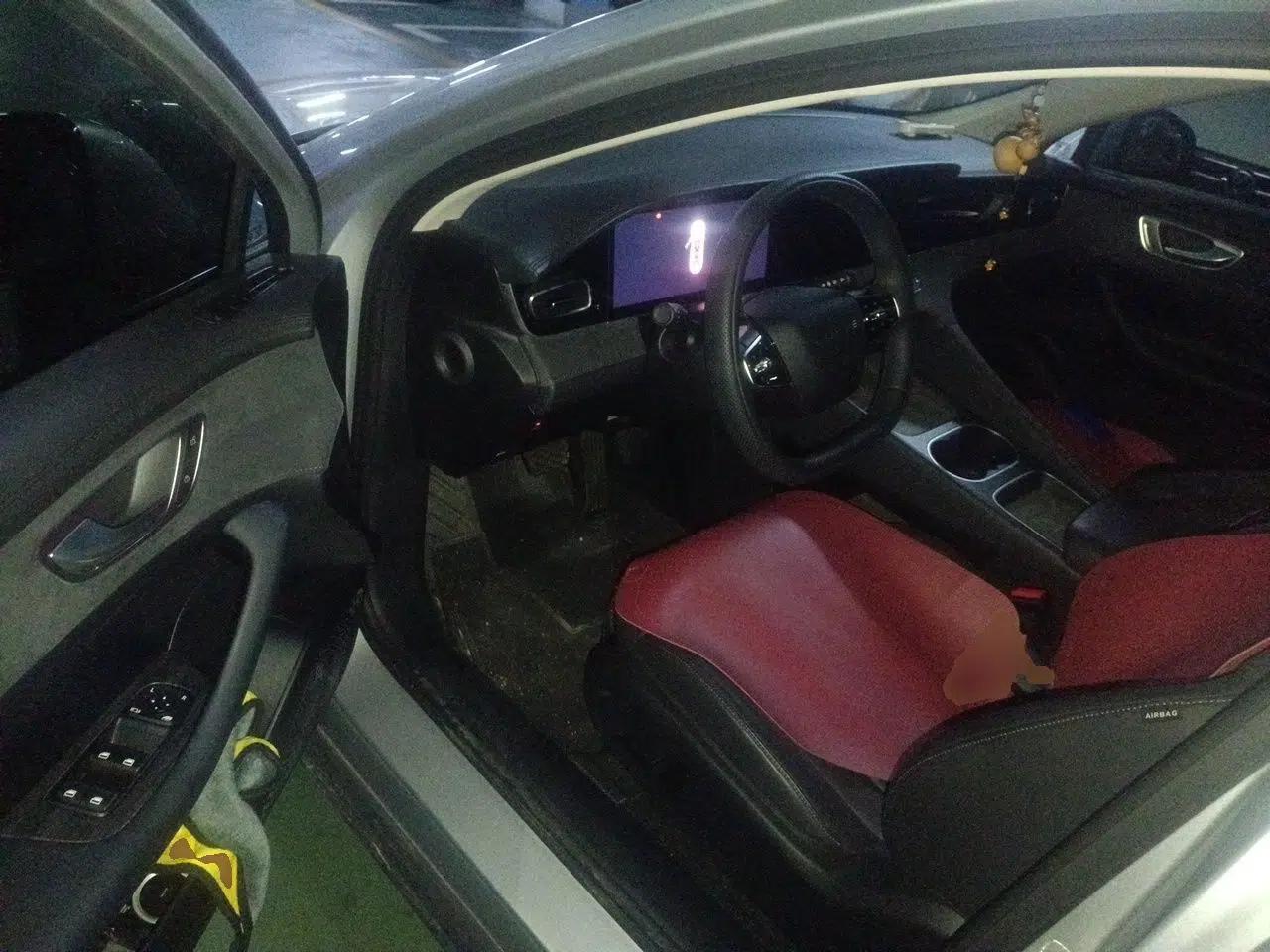 Roewe D7 2025 DMH 125km World Champion Excellence Edition — миниатюра 16