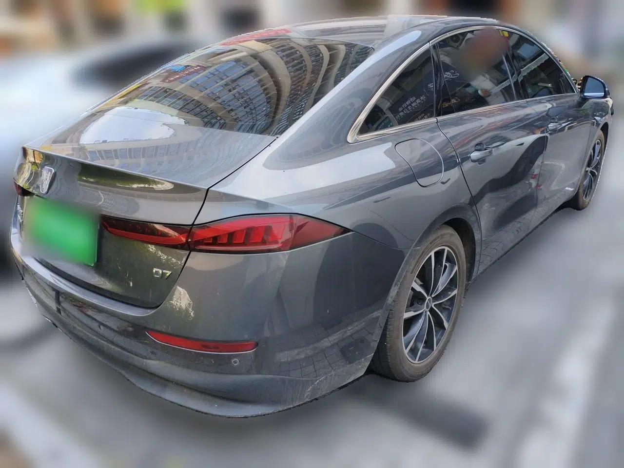 Roewe D7 2025 DMH 125km World Champion Edition — миниатюра 6