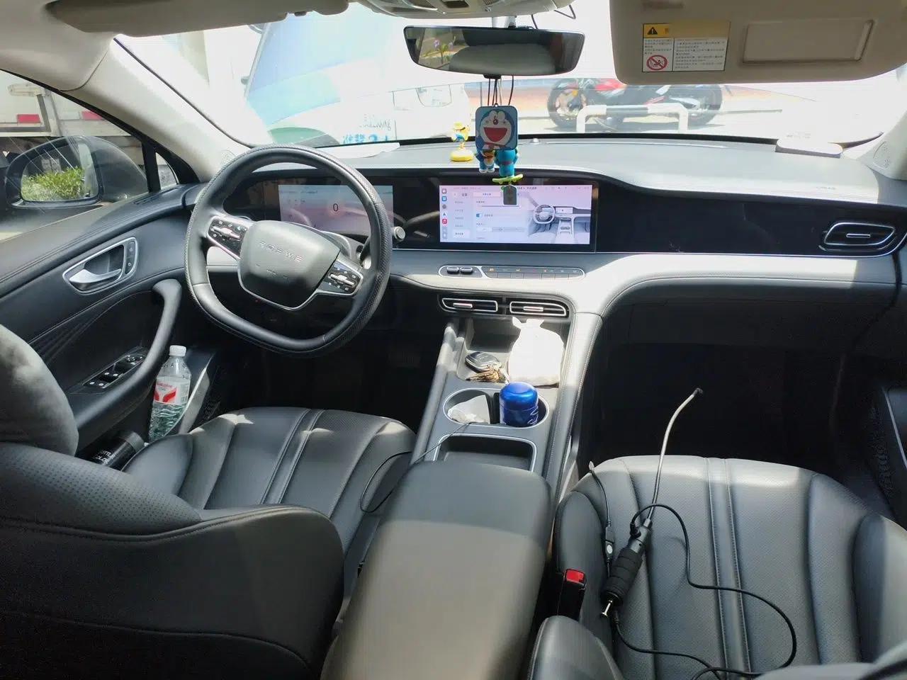 Roewe D7 2025 DMH 125km World Champion Edition — миниатюра 9