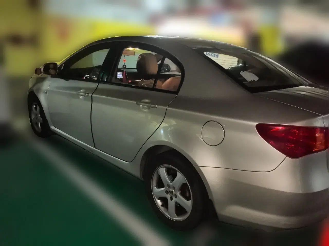 Roewe 350 2013 350C 1.5L Automatic Xunyue Edition — миниатюра 4