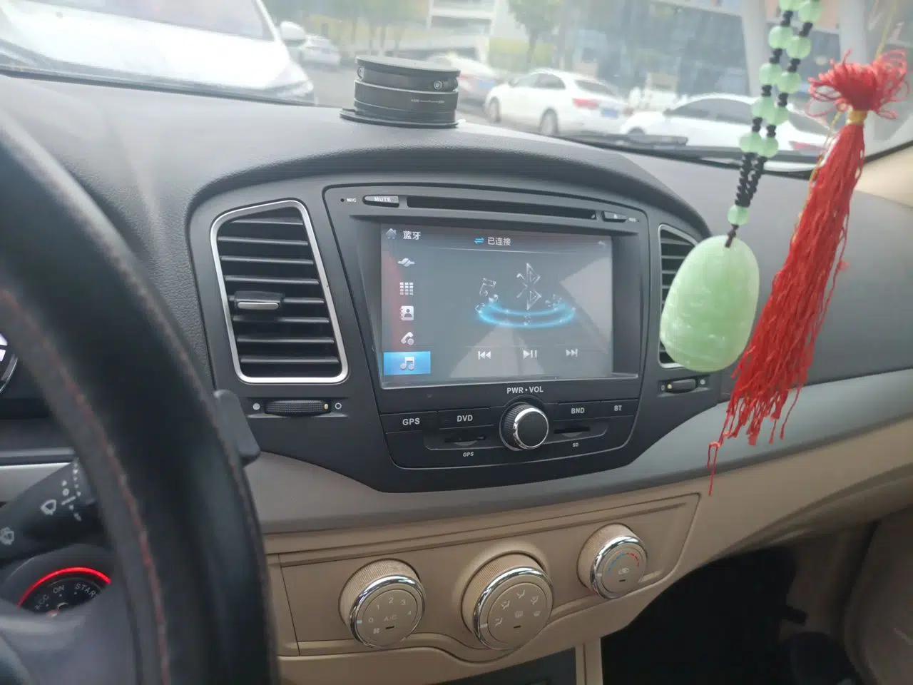 Roewe 350 2014 1.5L Manual Xunchi Edition — миниатюра 13