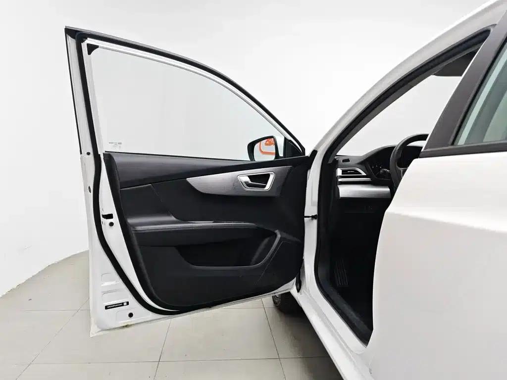 Qin 2019 1.5L Automatic Deluxe Edition — миниатюра 8