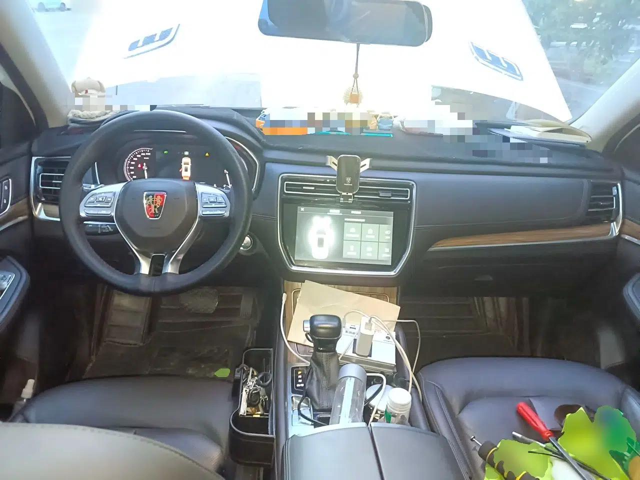 Roewe RX8 2018 30T Smart Connectivity Two-Wheel Drive Flagship Edition — миниатюра 9