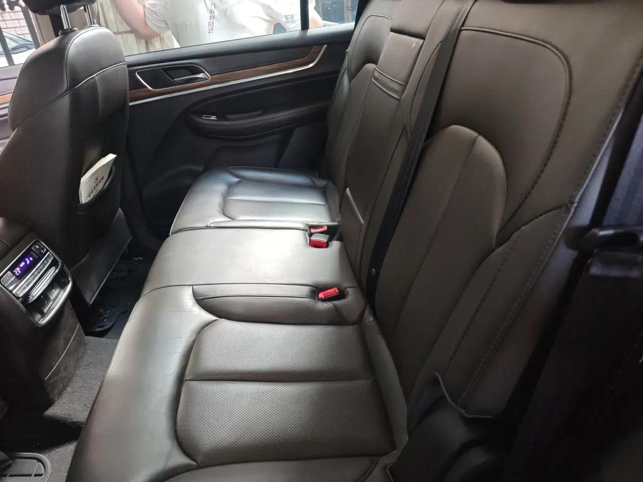Roewe RX8 2018 30T Smart Connectivity Two-Wheel Drive Flagship Edition — миниатюра 17