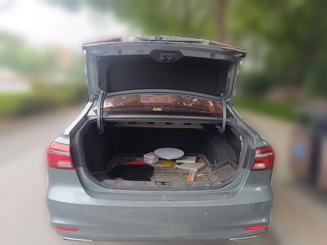 Roewe i6 2017 20T Automatic Internet ZhiZun Edition — миниатюра 19