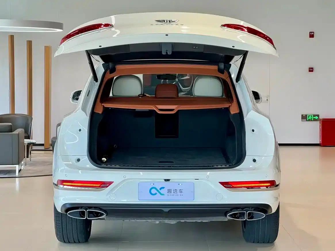 Bentayga 2024 4.0T V8 Long Wheelbase — миниатюра 18