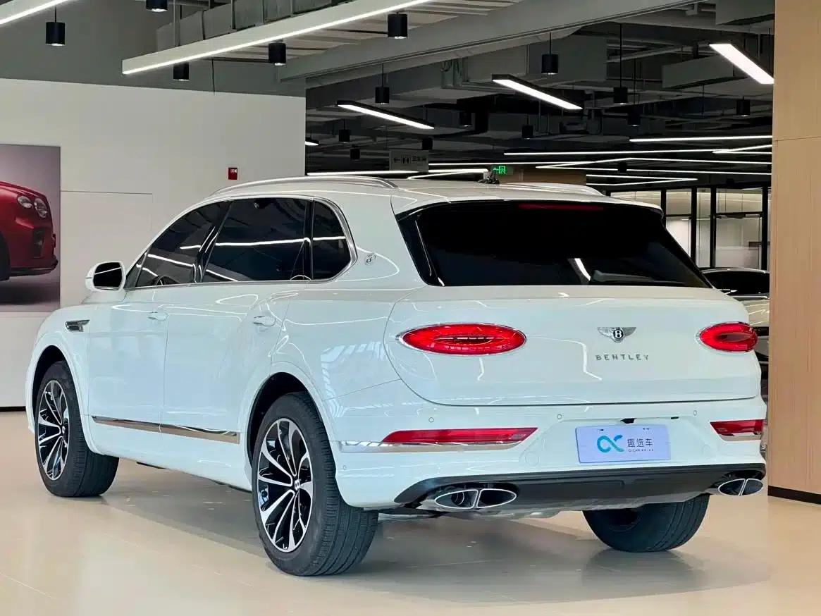 Bentayga 2024 4.0T V8 Long Wheelbase — миниатюра 5
