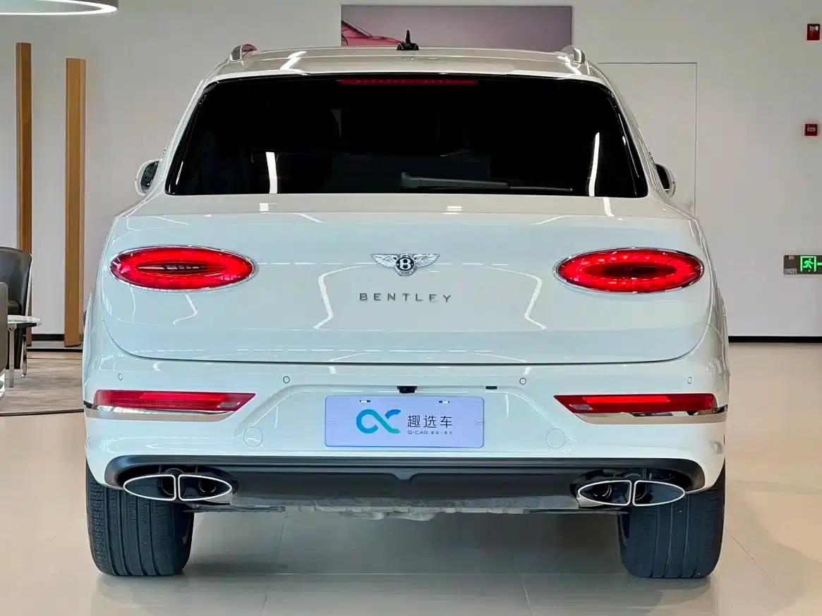 Bentayga 2024 4.0T V8 Long Wheelbase — миниатюра 6