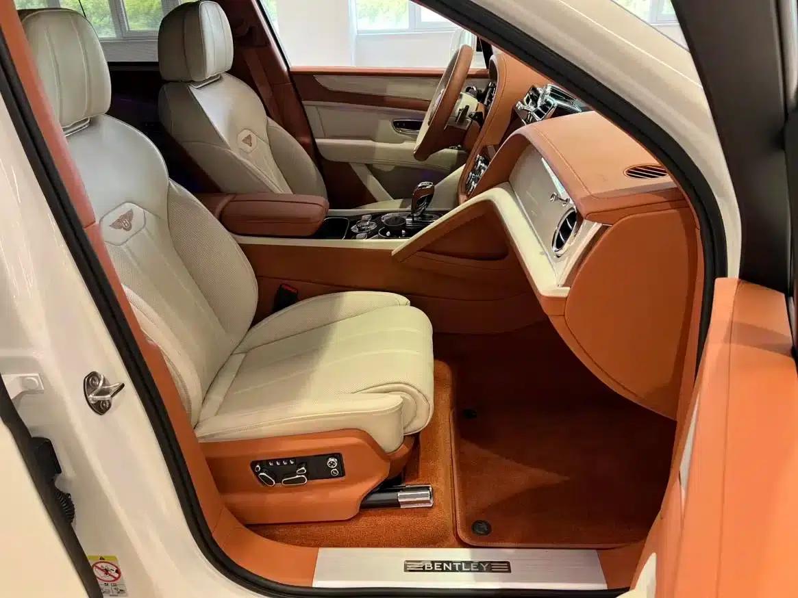 Bentayga 2024 4.0T V8 Long Wheelbase — миниатюра 10