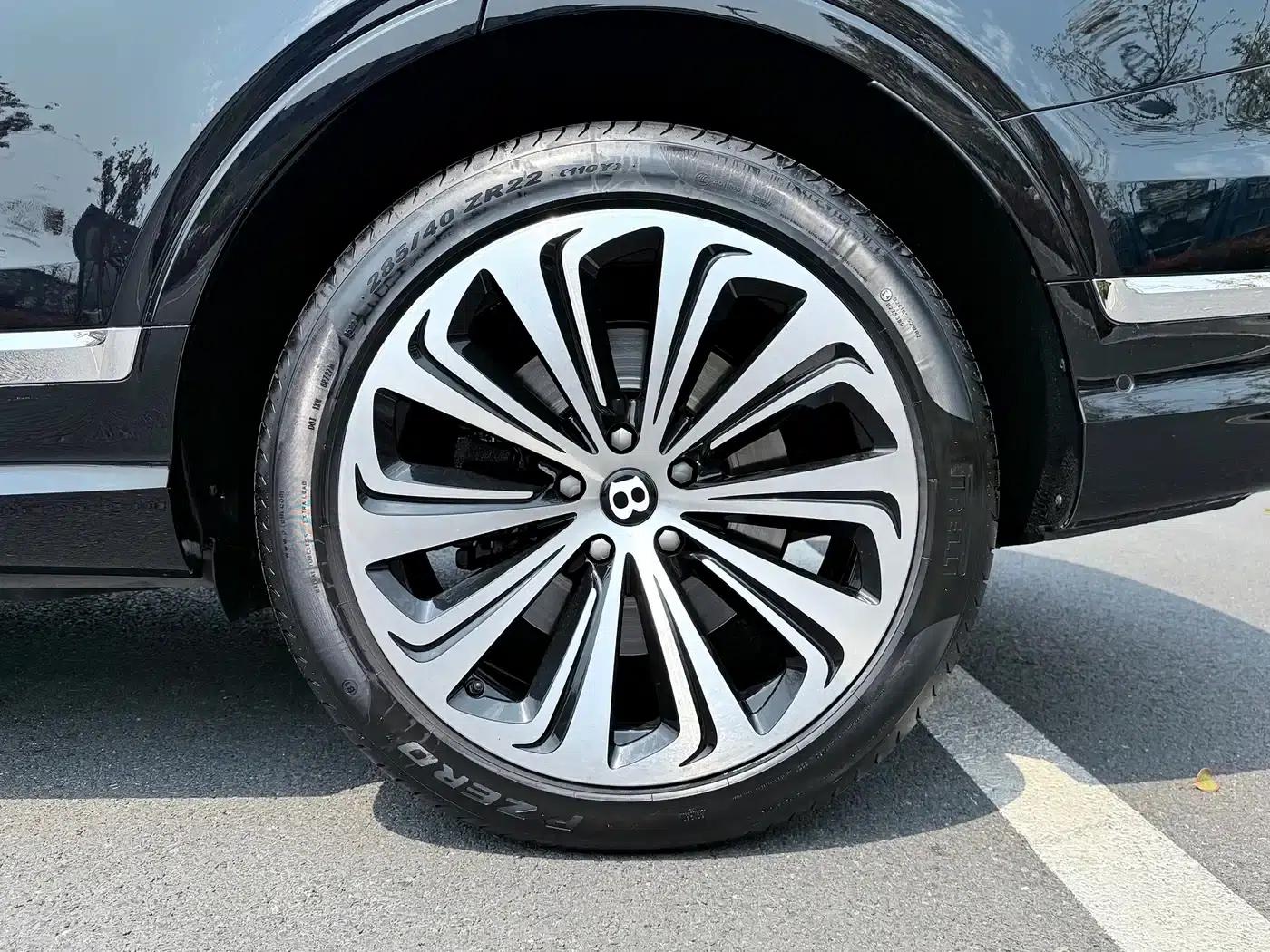 Bentayga 2021 4.0T V8 — миниатюра 16