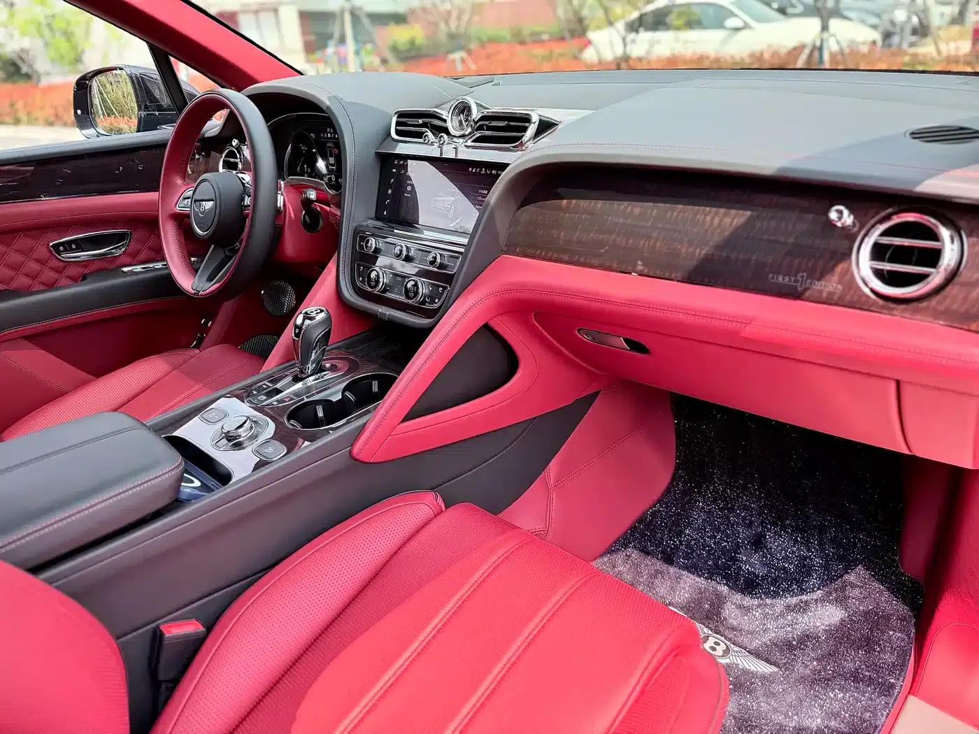 Bentayga 2021 4.0T V8 — миниатюра 17