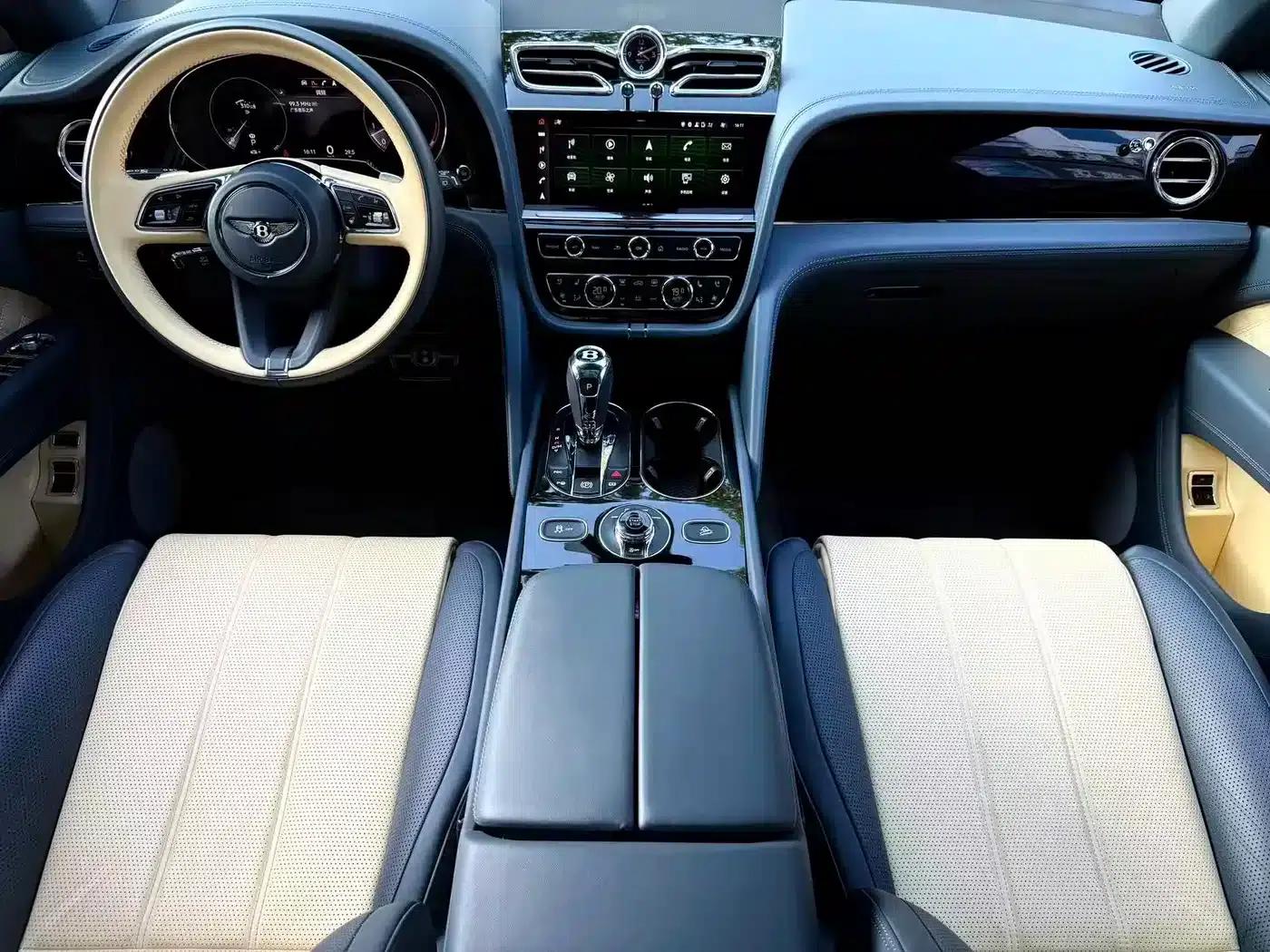Bentayga 2022 4.0T V8 — миниатюра 4