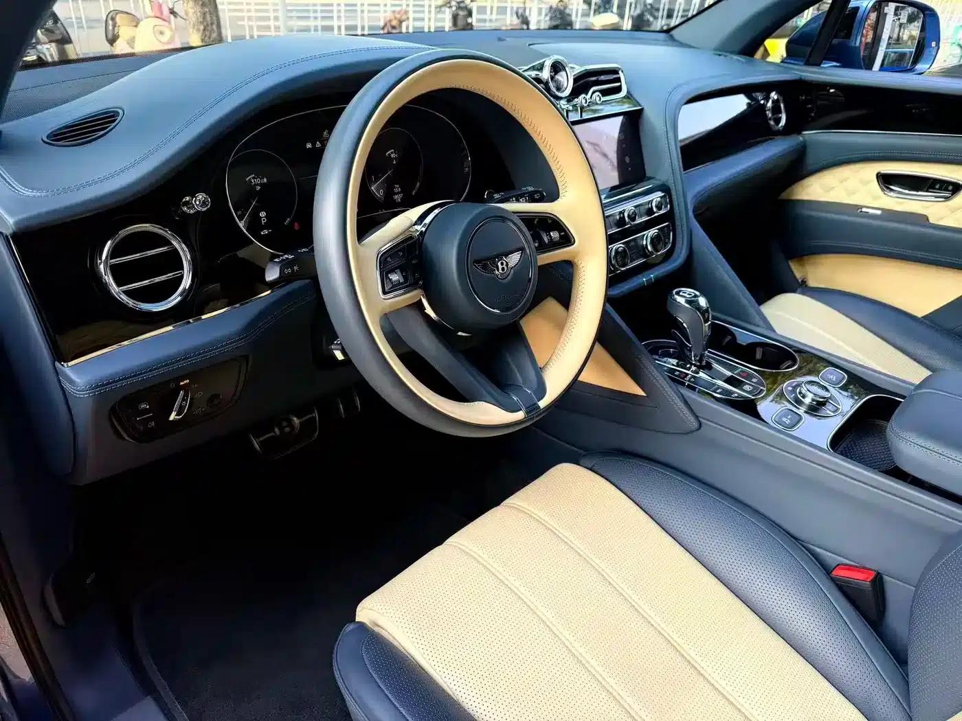 Bentayga 2022 4.0T V8 — миниатюра 6