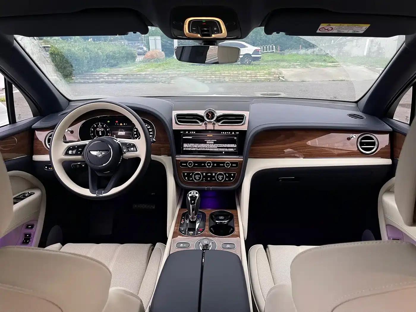 Bentayga 2026 4.0T V8 Long Wheelbase — миниатюра 12