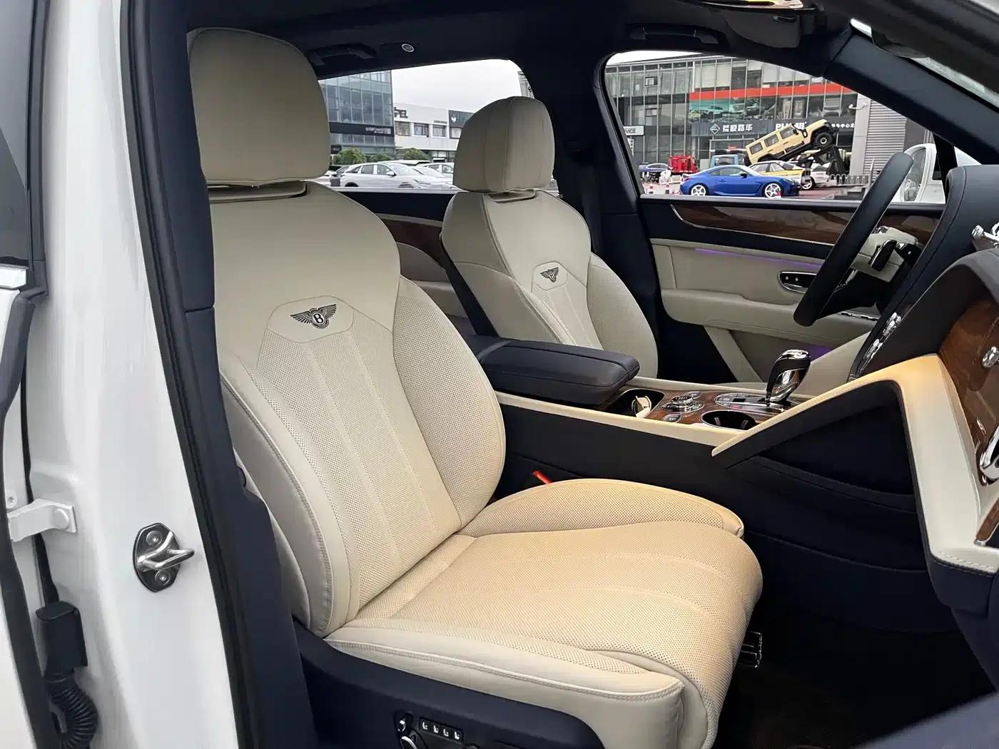 Bentayga 2026 4.0T V8 Long Wheelbase — миниатюра 16