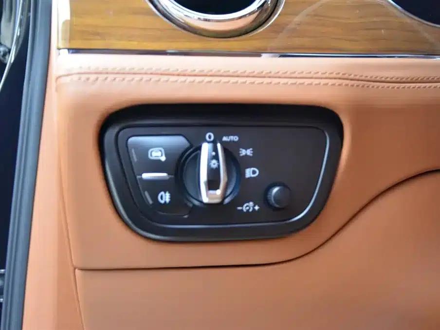 Bentayga 2022 4.0T V8 — миниатюра 13