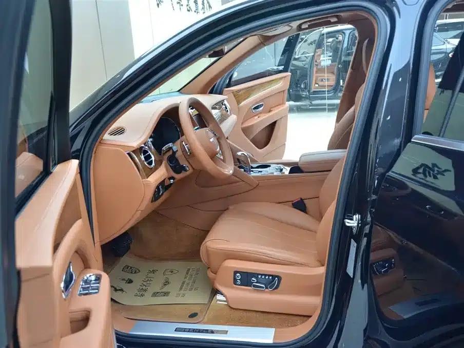 Bentayga 2022 4.0T V8 — миниатюра 4