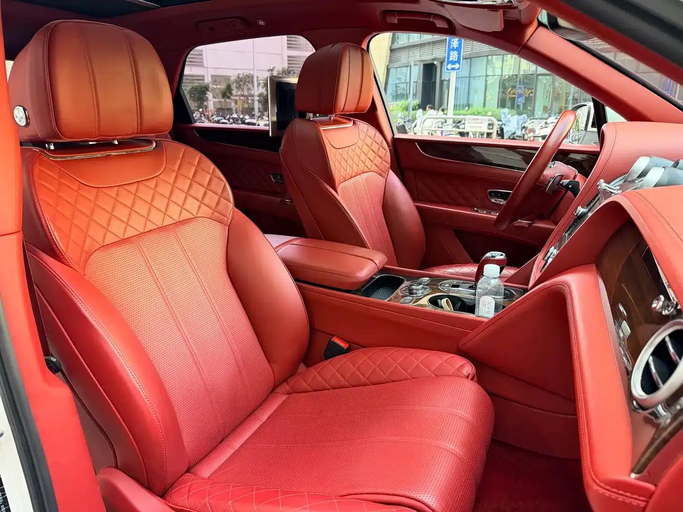 Bentayga 2018 4.0T V8 — миниатюра 9