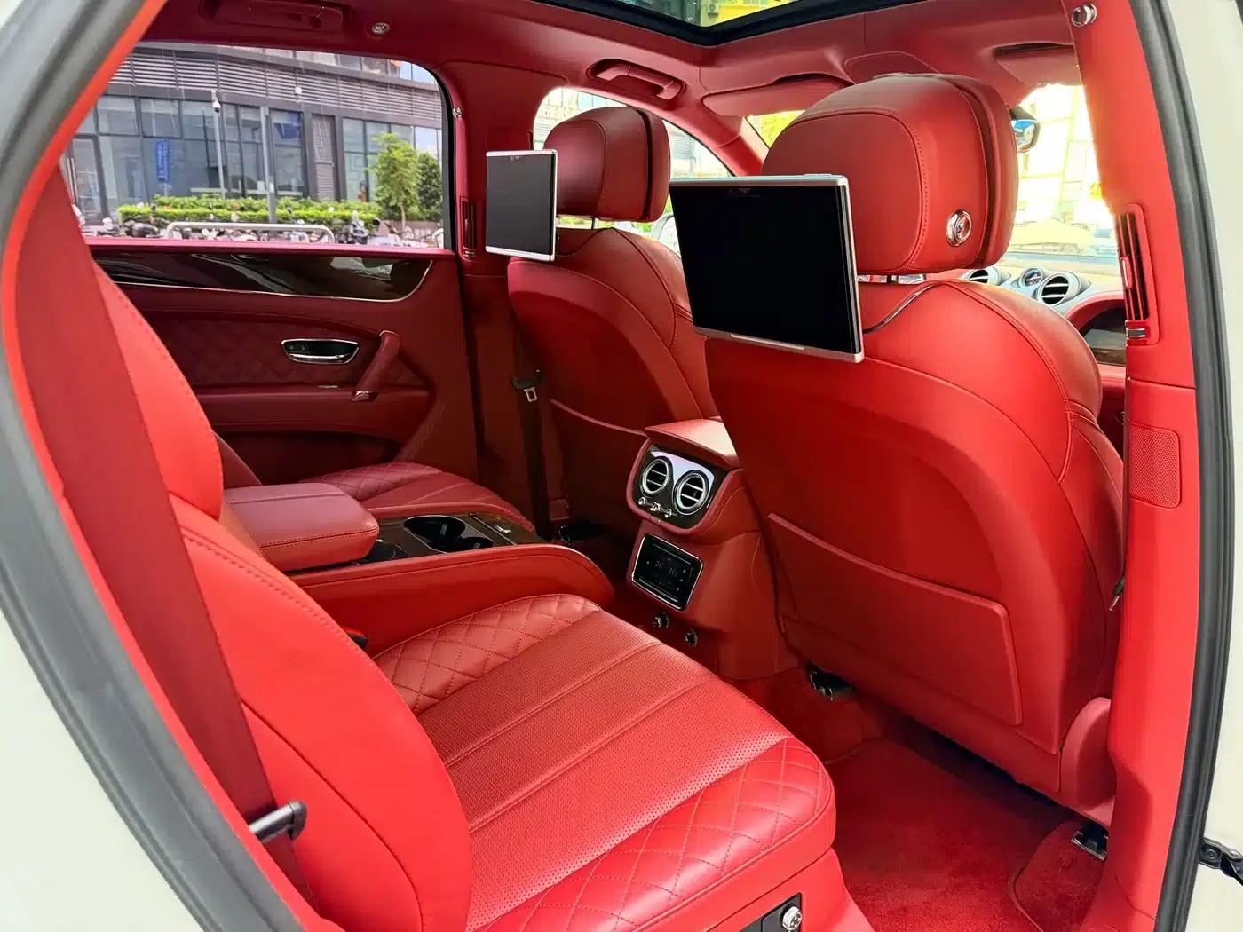 Bentayga 2018 4.0T V8 — миниатюра 10