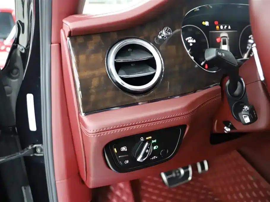 Bentayga 2022 4.0T V8 — миниатюра 11