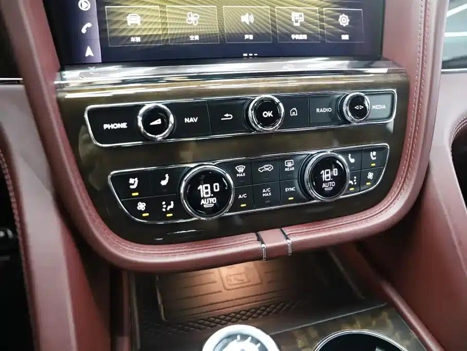 Bentayga 2022 4.0T V8 — миниатюра 12