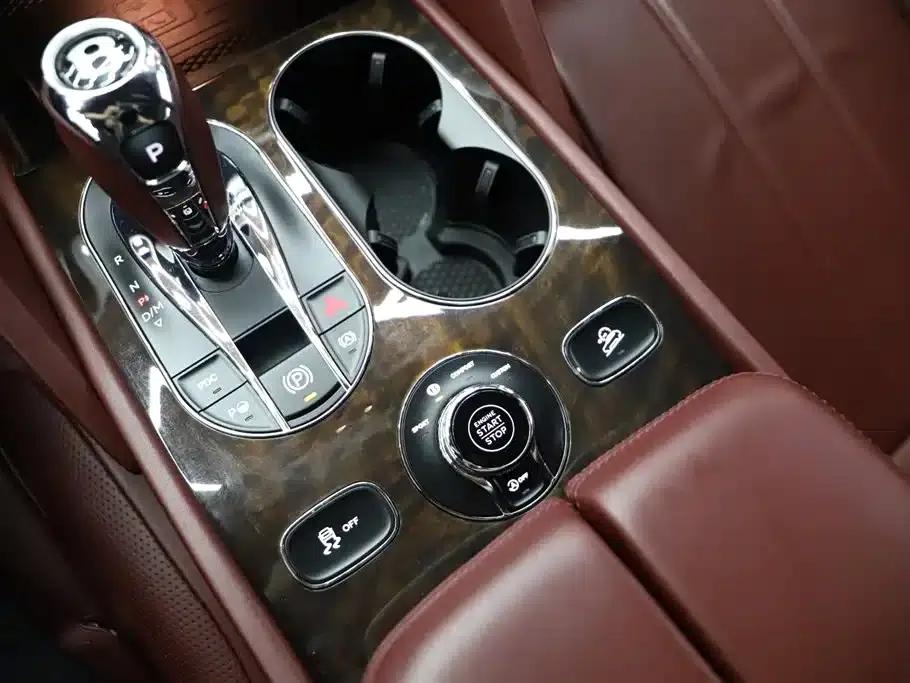 Bentayga 2022 4.0T V8 — миниатюра 13