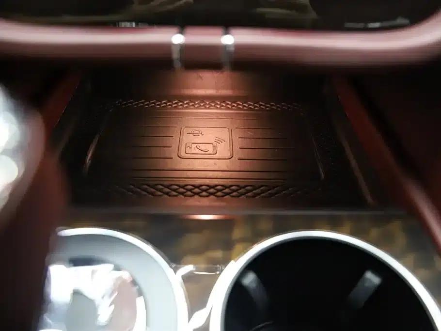 Bentayga 2022 4.0T V8 — миниатюра 15