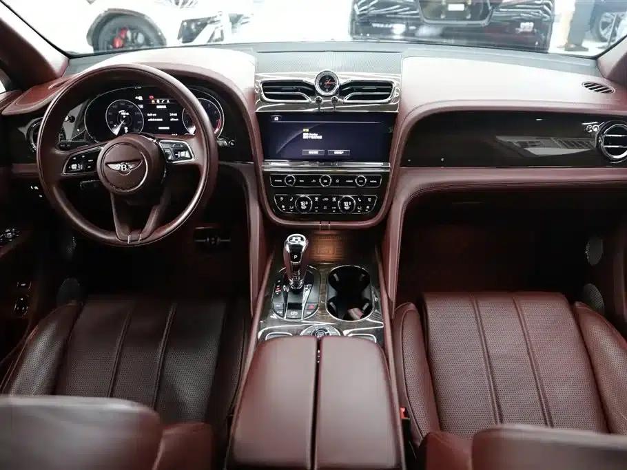Bentayga 2022 4.0T V8 — миниатюра 17