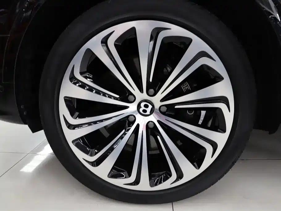 Bentayga 2022 4.0T V8 — миниатюра 29