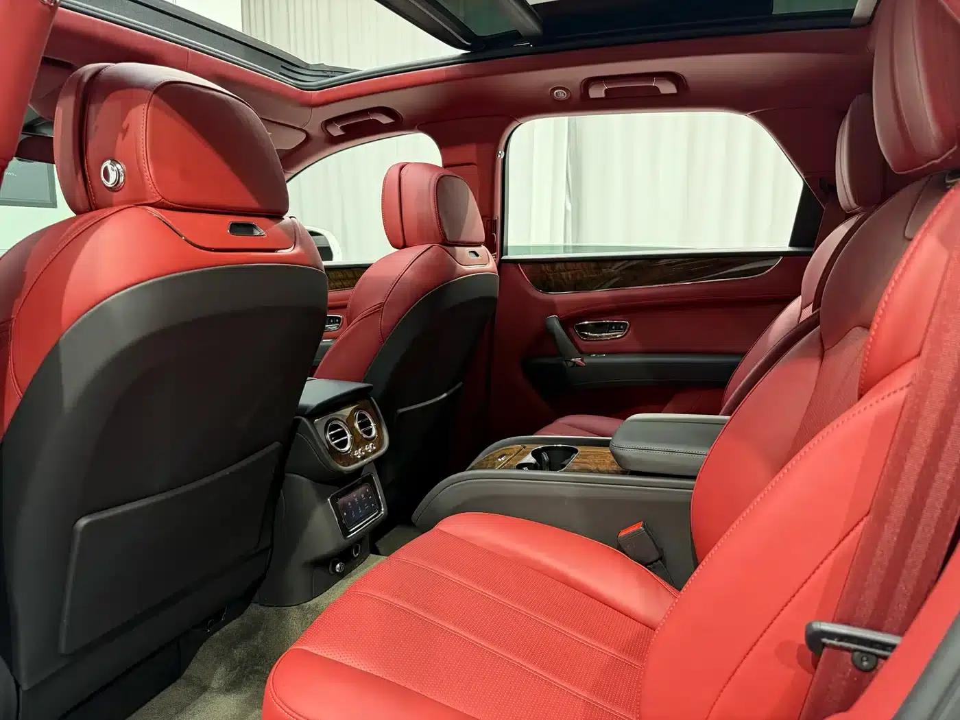 Bentayga 2018 4.0T V8 — миниатюра 11