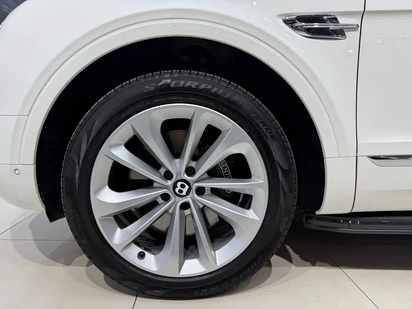 Bentayga 2018 4.0T V8 — миниатюра 12