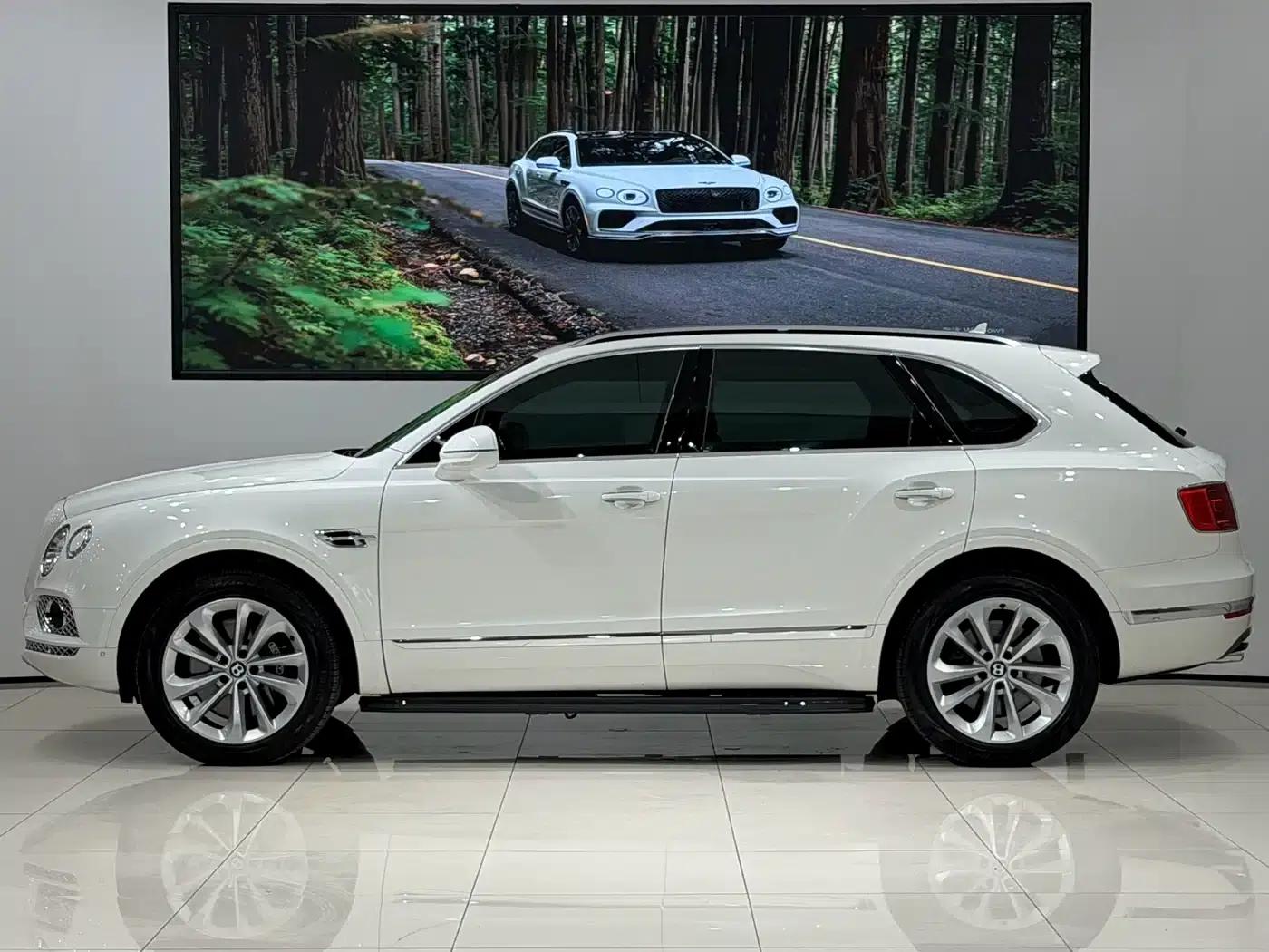 Bentayga 2018 4.0T V8 — миниатюра 3