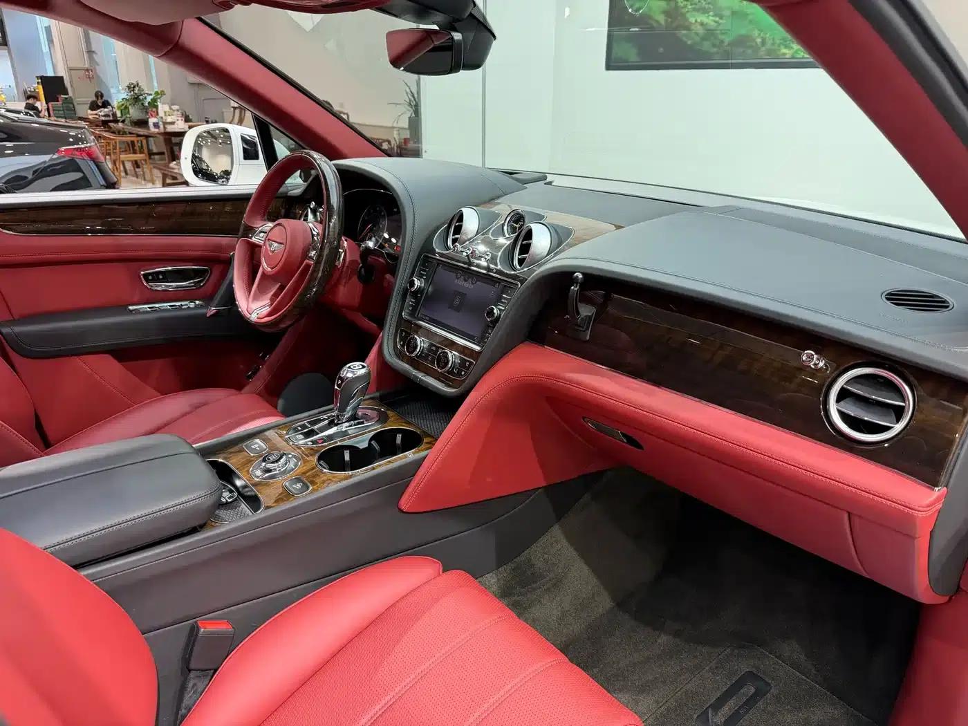 Bentayga 2018 4.0T V8 — миниатюра 8