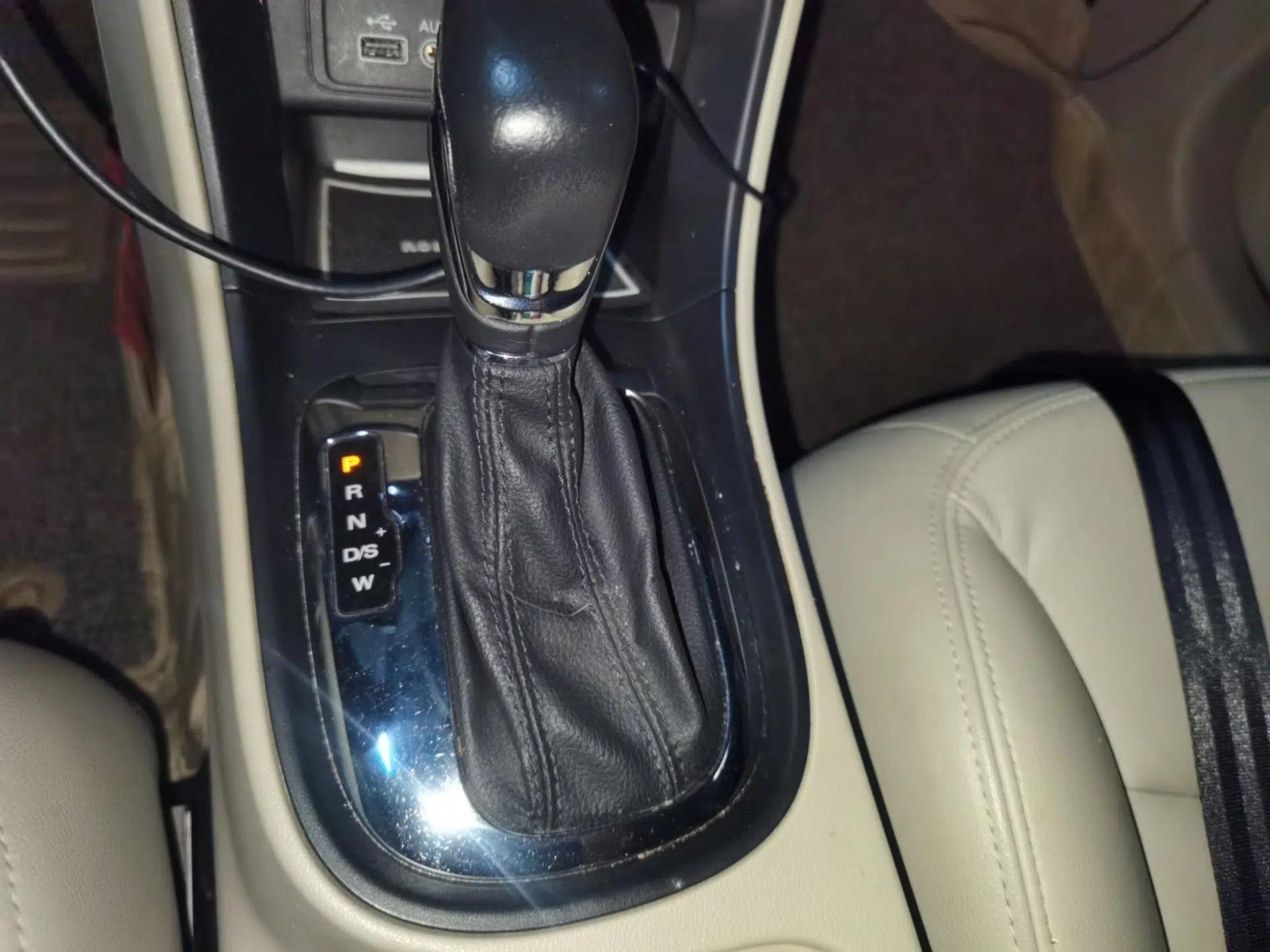 Roewe 360 2015 20T TST Deluxe Edition — миниатюра 14