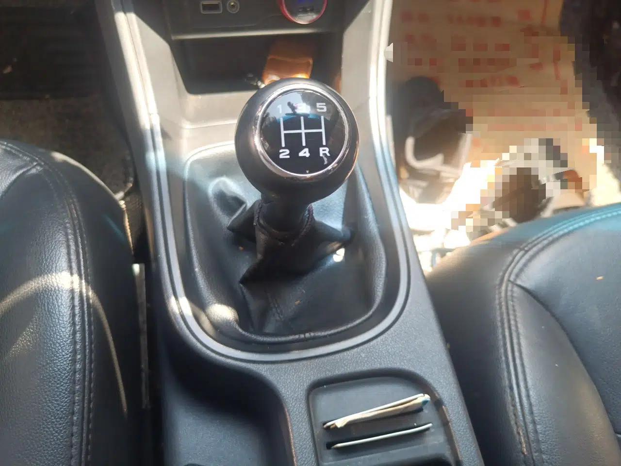 Roewe 360 2015 1.5L Manual Luxury Edition — миниатюра 14
