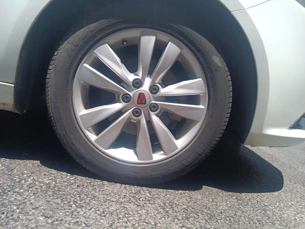 Roewe 360 2015 1.5L Manual Luxury Edition — миниатюра 8