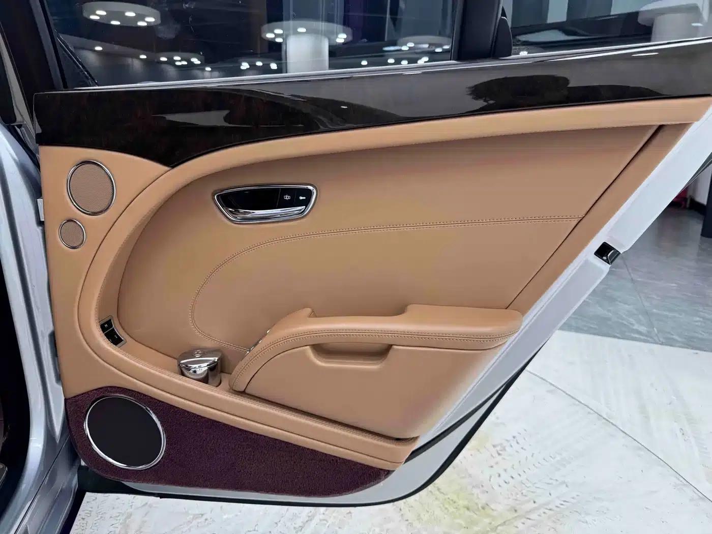 Mulsanne 2011 6.8T Luxury Edition — миниатюра 25