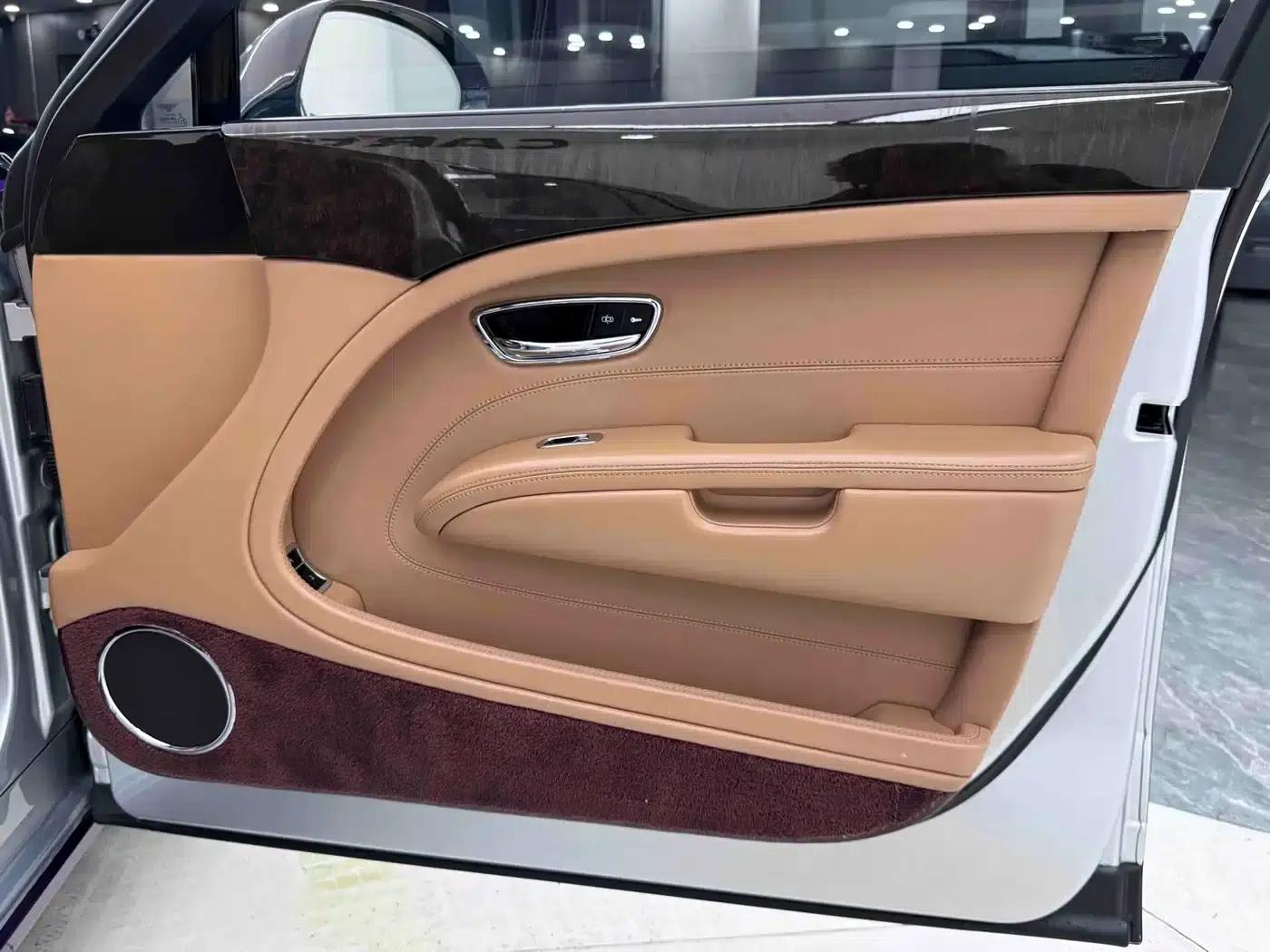Mulsanne 2011 6.8T Luxury Edition — миниатюра 28