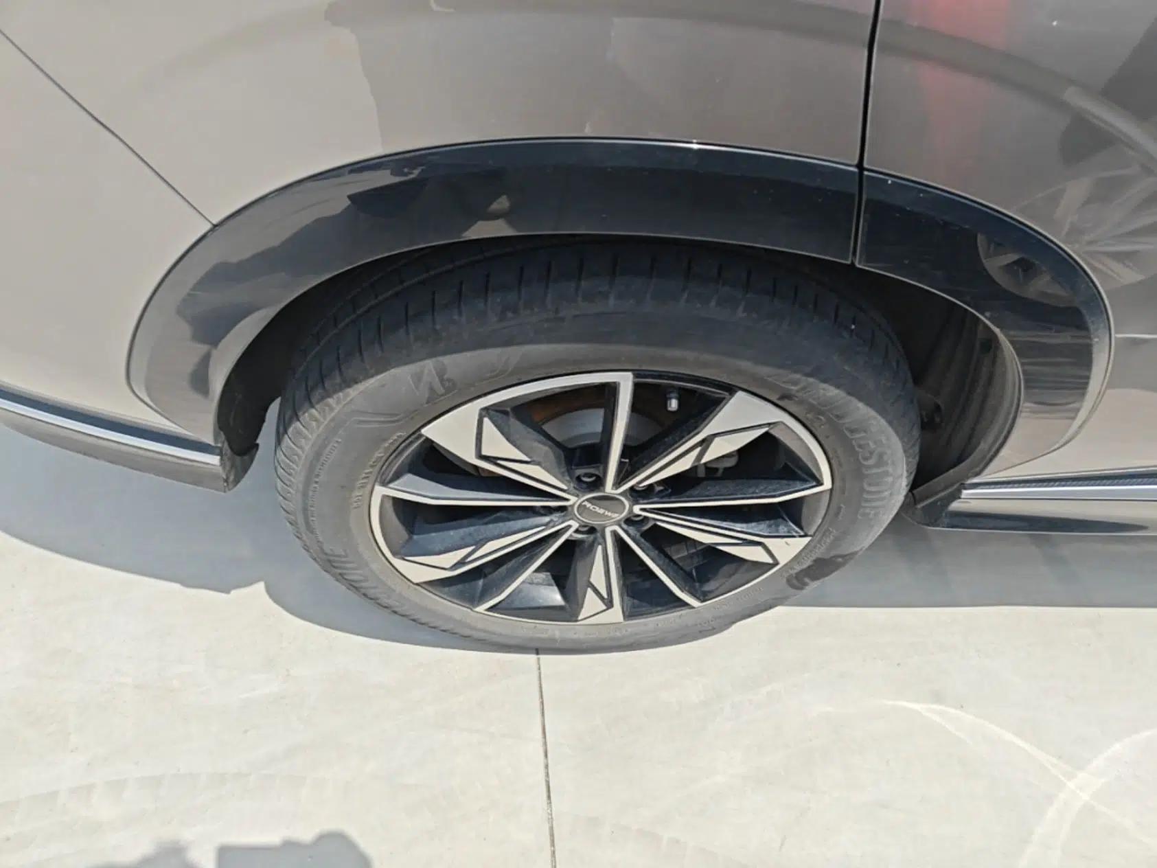 Roewe RX5 New Energy 2023 eRX5 Ultra-Hybrid Comfort Edition — миниатюра 11
