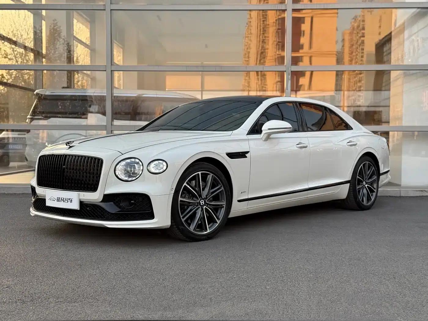 2022 Flying Spur Plug-in Hybrid 2.9T V6 — миниатюра 1