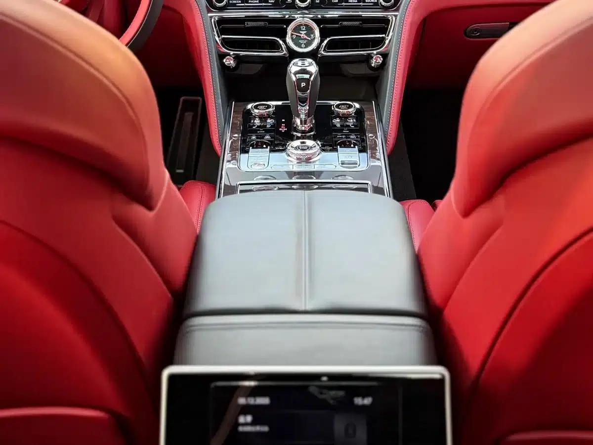 2022 Flying Spur Plug-in Hybrid 2.9T V6 — миниатюра 23