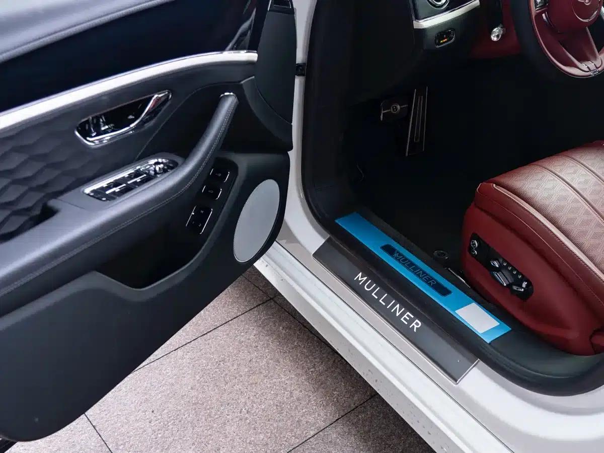 Flying Spur Plug-in Hybrid 2025 4.0T V8 Mulliner — миниатюра 11