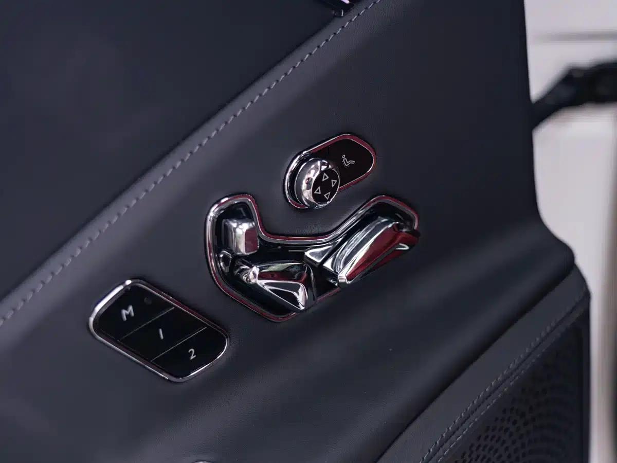 Flying Spur Plug-in Hybrid 2025 4.0T V8 Mulliner — миниатюра 20