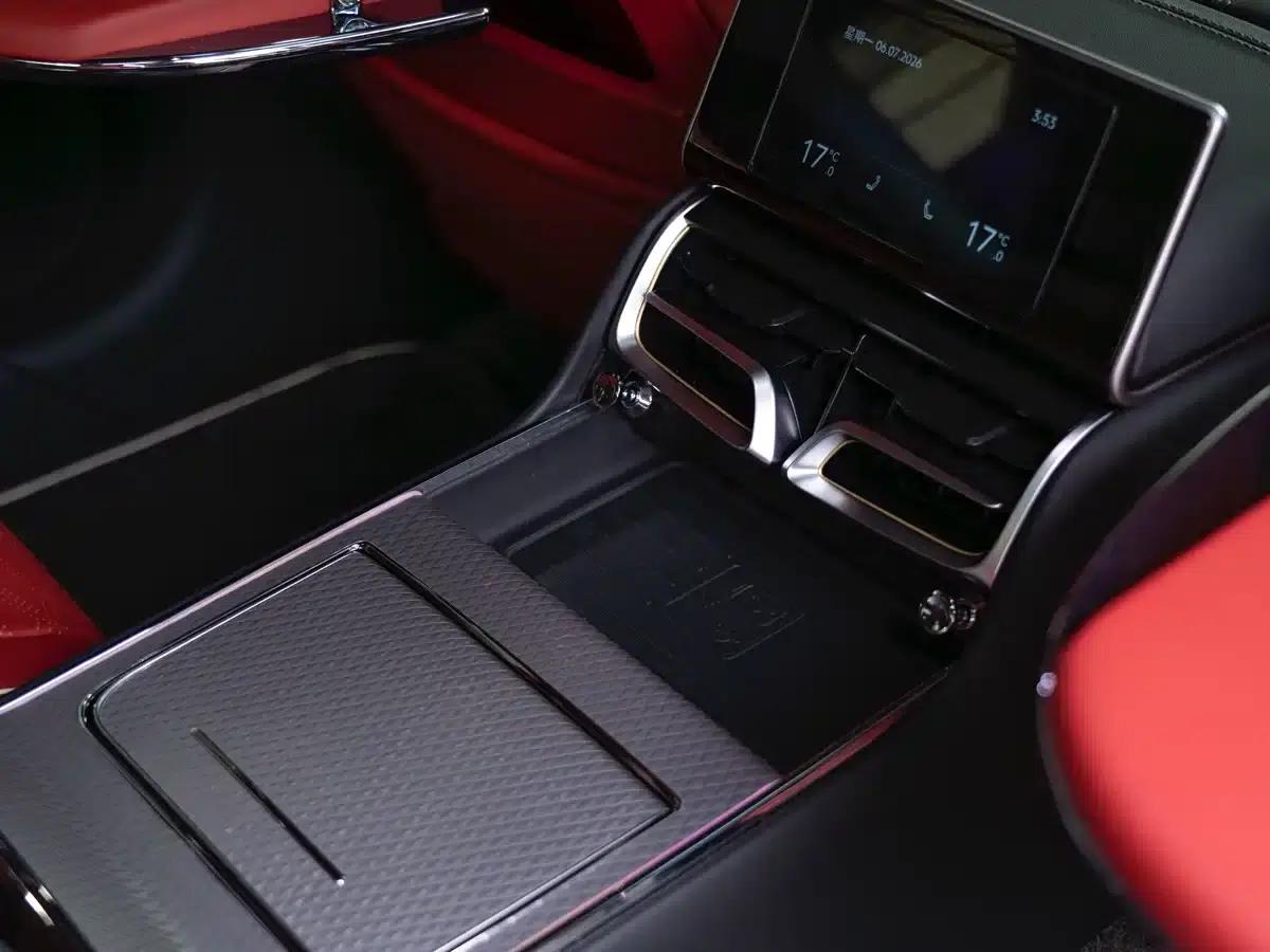 Flying Spur Plug-in Hybrid 2025 4.0T V8 Mulliner — миниатюра 23